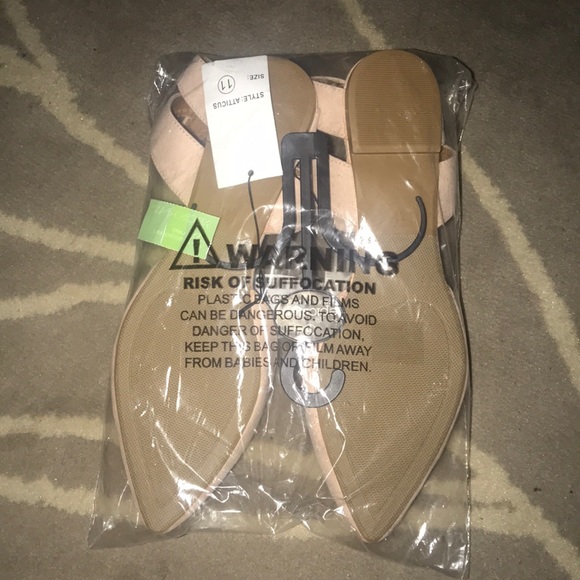 Forever 21 Flat sandals - Picture 2 of 2
